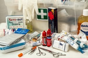 Read more about the article What Should Be in an Emergency Survival Kit?